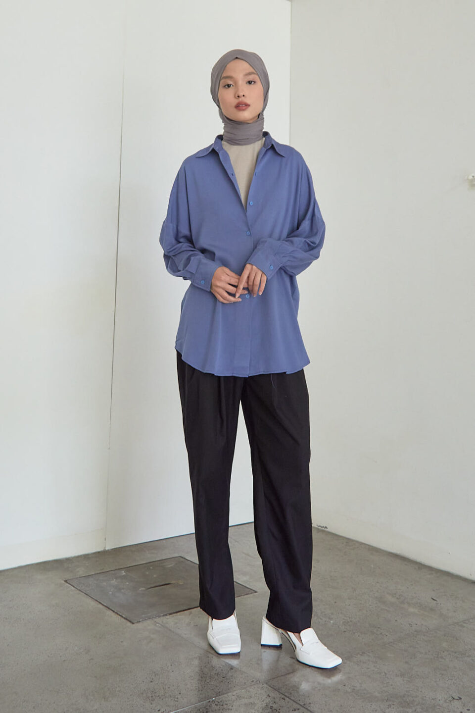 Modest Hana Shirt Coastal - Image 5