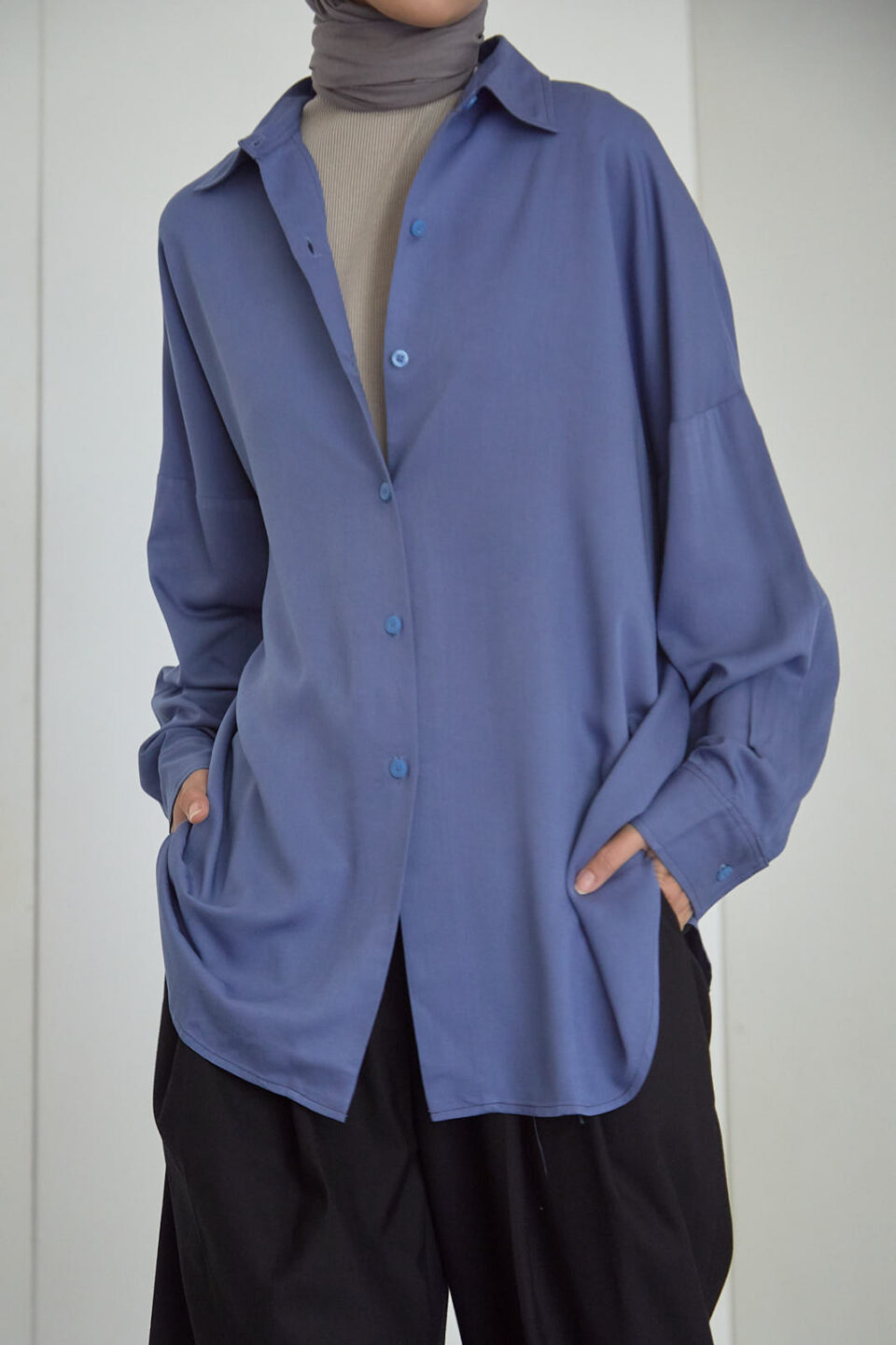 Modest Hana Shirt Coastal - Image 6