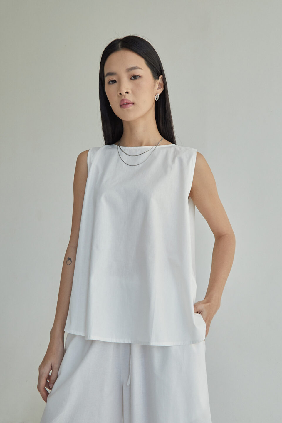 Studio Now Axelle Sleeveless Top White - Image 4