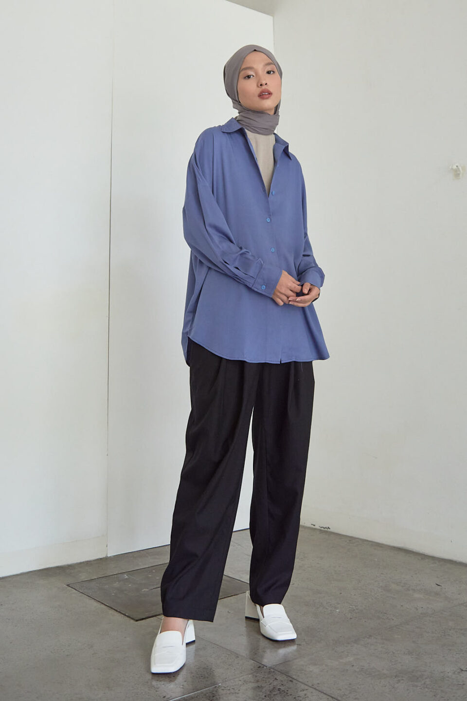Modest Hana Shirt Coastal - Image 3