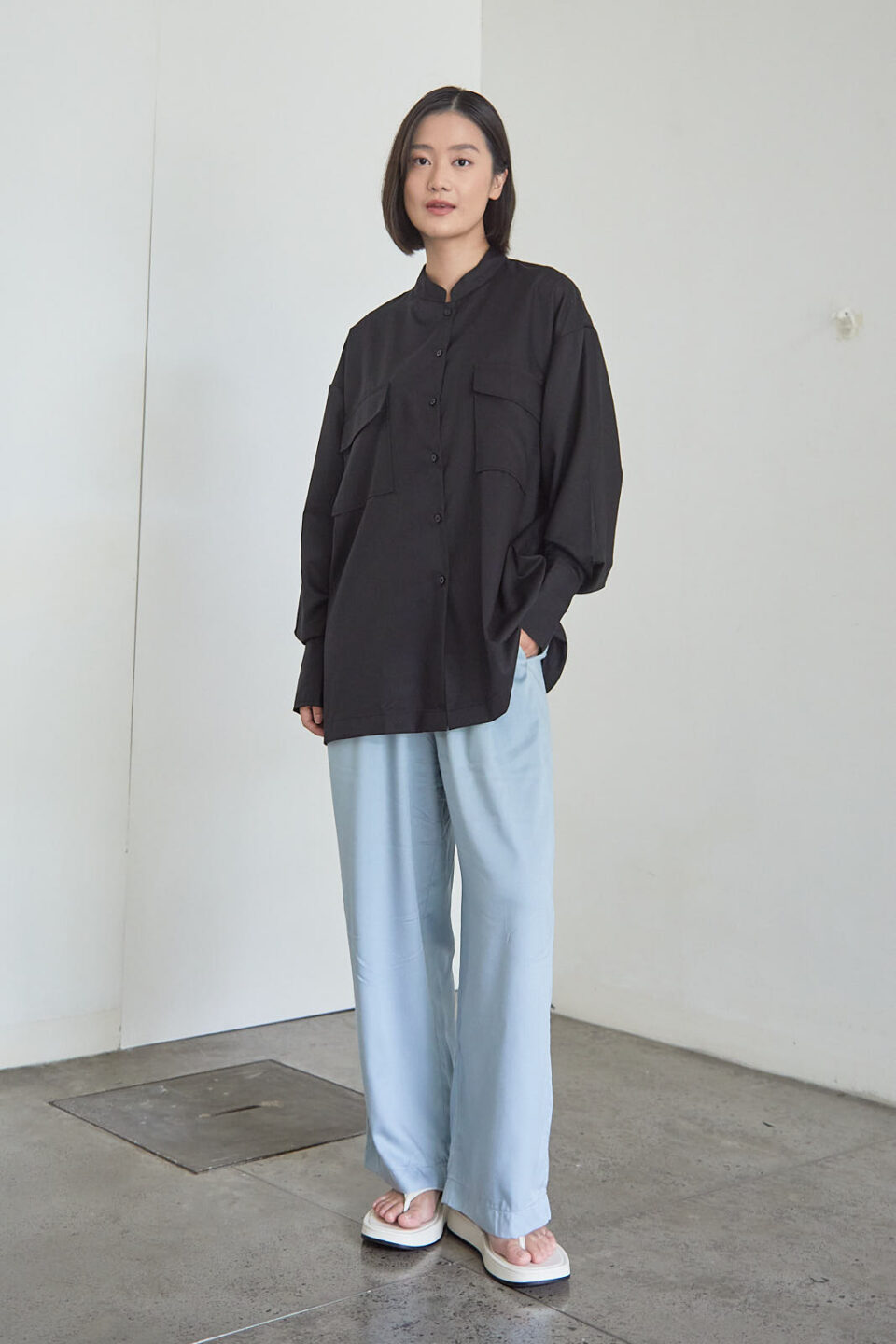 Modest Kana Shirt Black - Image 5