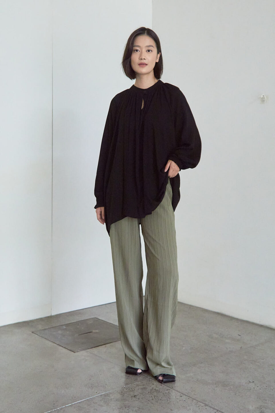 Modest Gia Blouse Black - Image 5