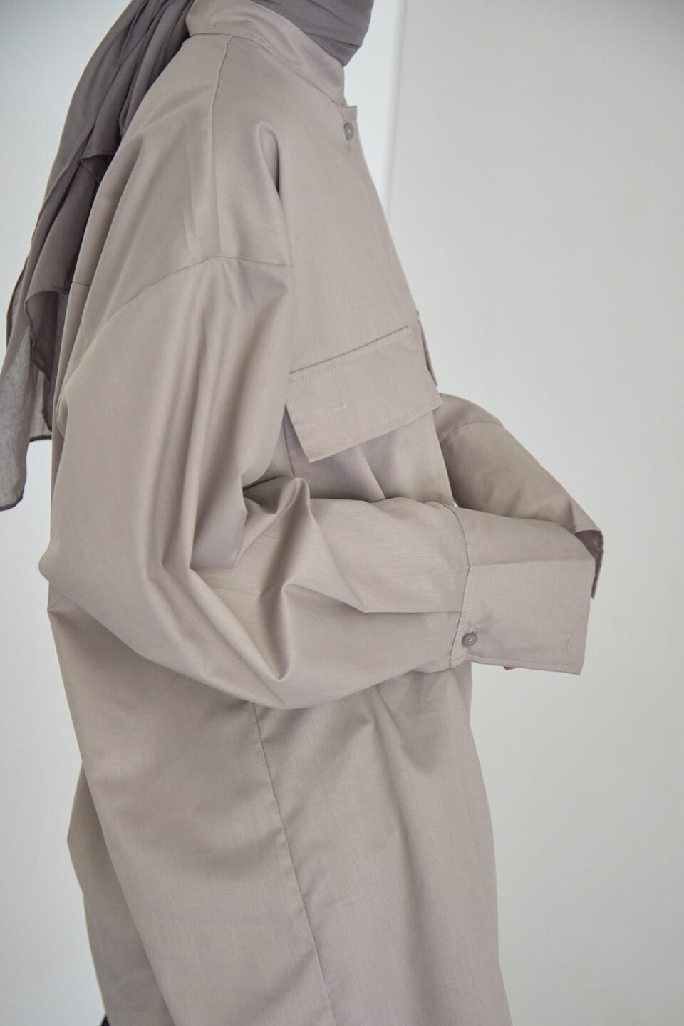 Modest Kana Shirt Taupe - Image 9