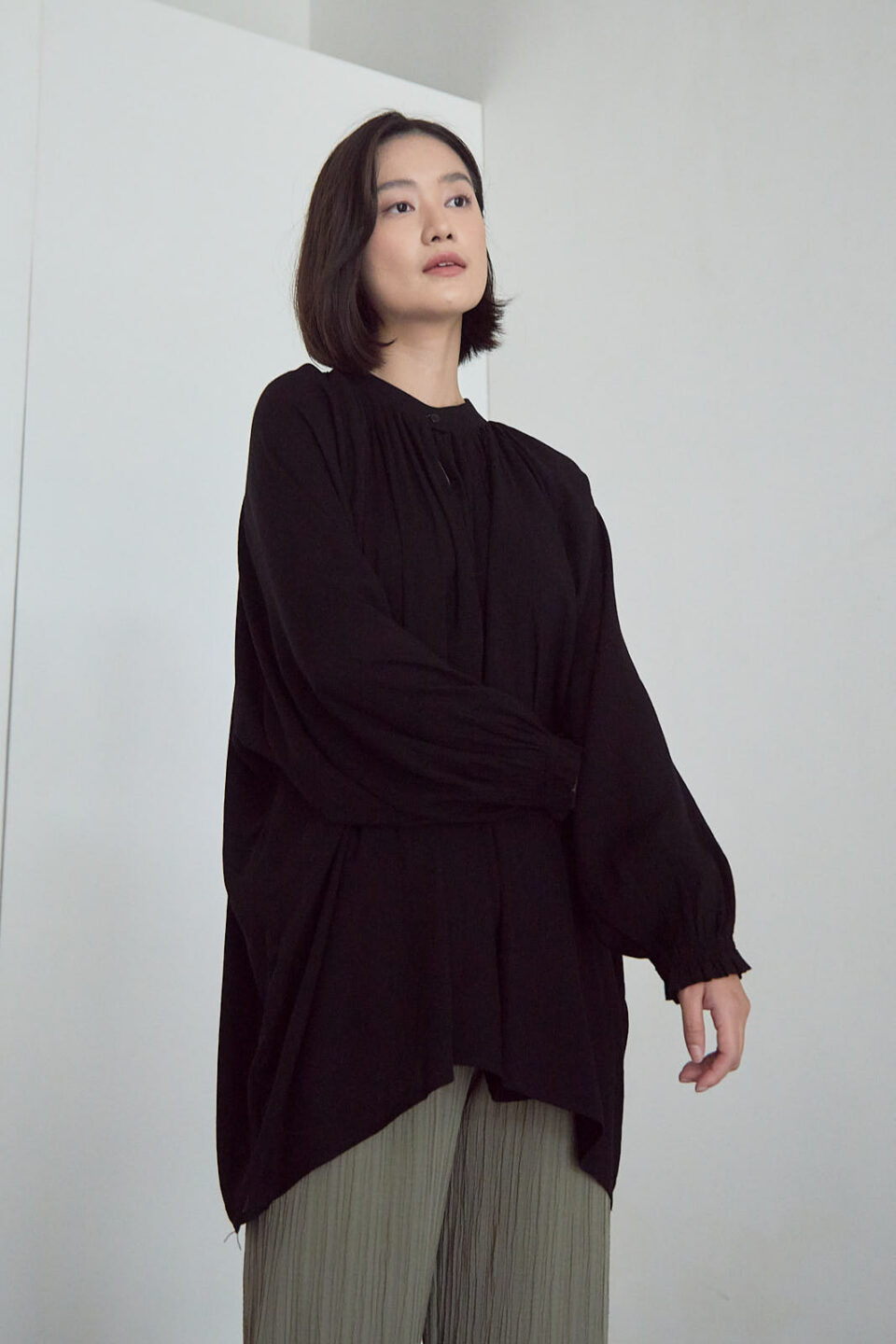 Modest Gia Blouse Black - Image 3