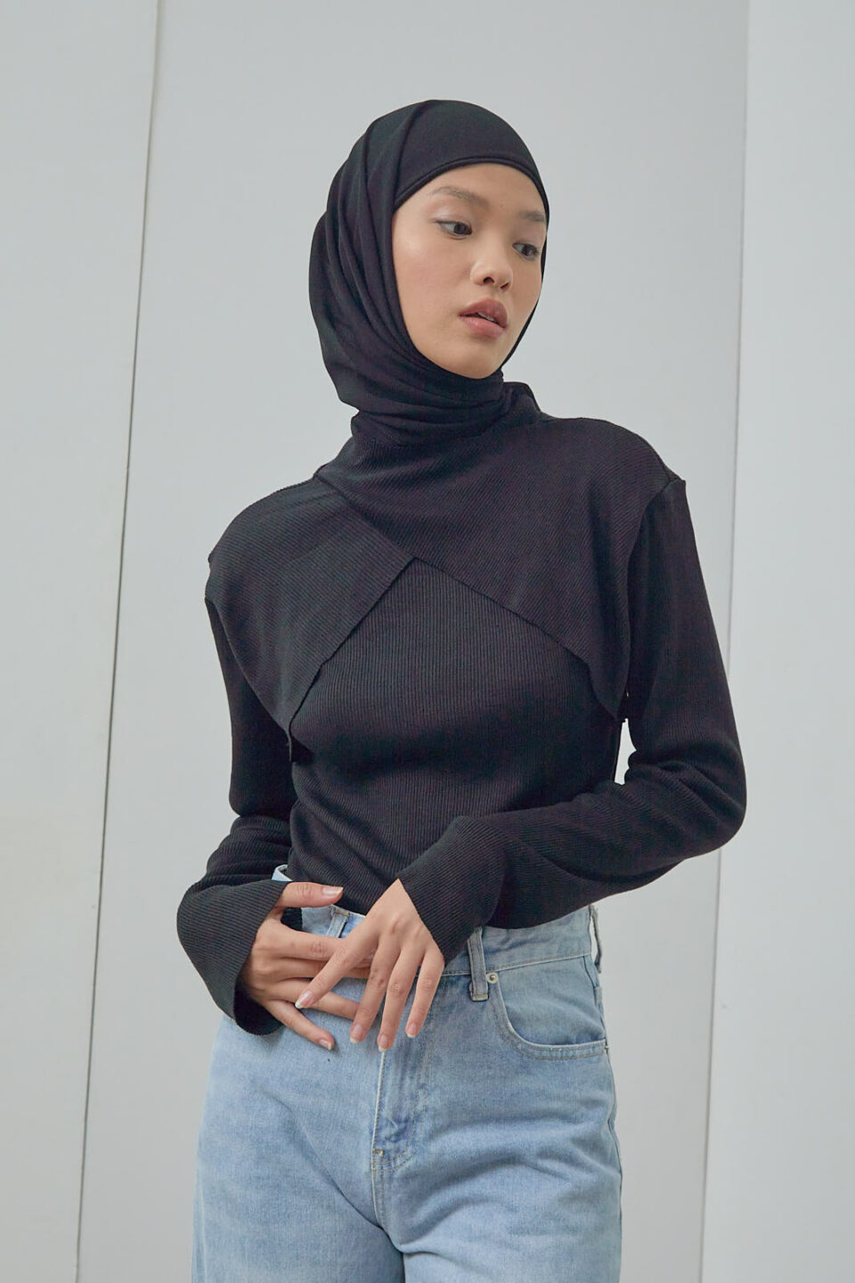 Modest Asa Rib Top Black